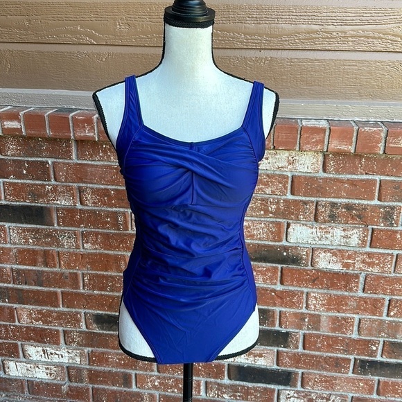 Beautikini Women's Ruched Slimming Full Coverage One Piece Swimsuit Size Medium - Picture 1 of 6